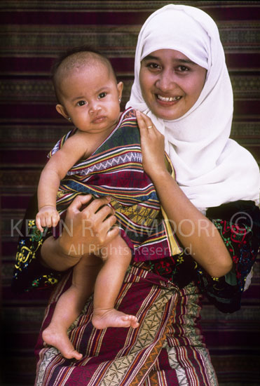 “Yakan Mother and child”. Basilan.