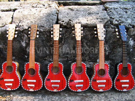 Guitars, Cebu, Philippines. (PHCeb4513)