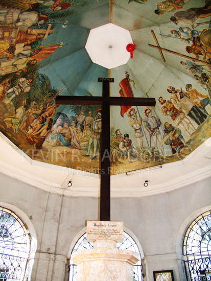 Magellan's cross, Cebu, Philippines. (PHCeb4458)
