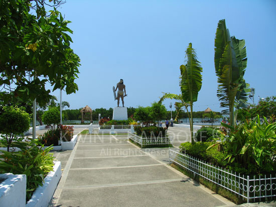 Monument of Lapu-lapu, Mactan, Cebu, Philippines. (PHCeb4337)
